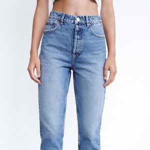 Zara Hi-Rise ankle length straight jeans, light blue wash - size 8.